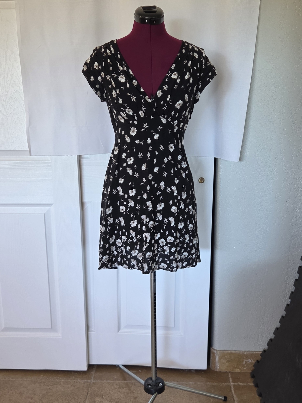 FP Like A Lady Mini Dress  Black White Floral  Size 0 Grunge Fairy Whimsigoth